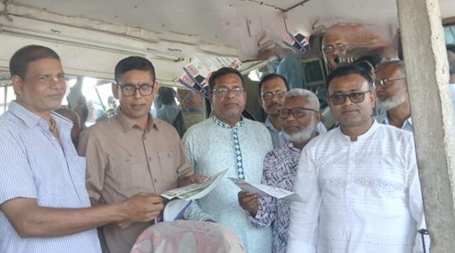 নাগরপুরে বিএনপি নেতা ইকবালের ৩১ দফার লিফলেট বিতরণ