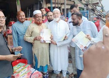 কালিহাতীতে ৩১ দফা লিফলেট বিতরন করলেন ডা.শাহআলম তালুকদার