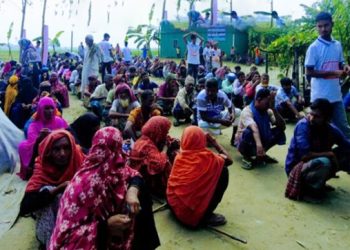 ভূঞাপুরে দুর্গম চর শুশুয়ায় বন্যাদুর্গত পরিবারকে ত্রাণ বিতরণ