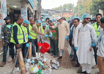 শহর পরিস্কার কর্মসূচির উদ্বোধন করলেন বিএনপির টুকু