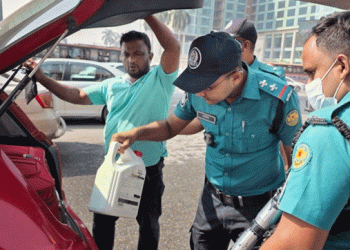 রাজধানীজুড়ে নিরাপত্তা জোরদার, মোড়ে মোড়ে গাড়ি তল্লাশি