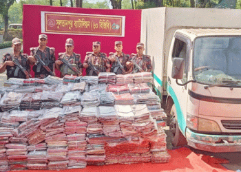 সীমান্তে ৪ কোটি টাকার পণ্য জব্দ