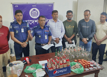 ভাঙ্গায় বোমাসহ তিন যুবক গ্রেফতার