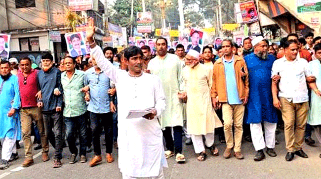 টাঙ্গাইলে ৩১ দফা বাস্তবায়নে মনোনয়ন প্রত্যাশী ফরহাদের লিফলেট বিতরণ