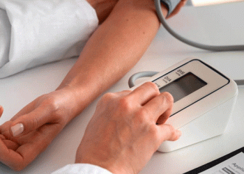 শীতে উচ্চ রক্তচাপের ঝুঁকি: নিয়ন্ত্রণে রাখার সহজ টিপস