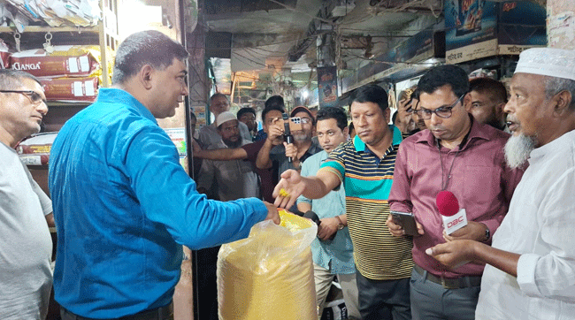 টাঙ্গাইলে মুগ ডালের নামে মথবিজ বিক্রি, দুই ব্যবসায়ীকে জরিমানা