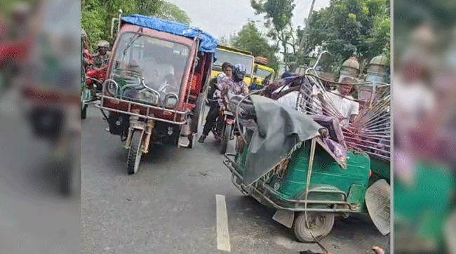 টাঙ্গাইলে ট্রাক-সিএনজি সংঘর্ষে নারীর মৃত্যু