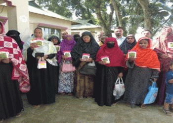 গোপালপুরে কৃষকদের মাঝে সবজি বীজ বিতরণ