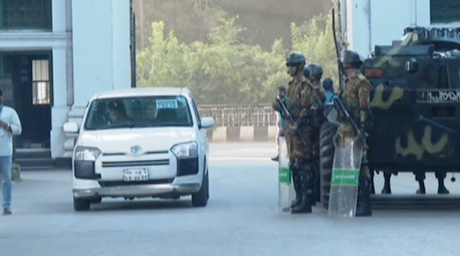 শেখ হাসিনা মামলার রায় সামনে, সেনা–বিজিবি মোতায়েন