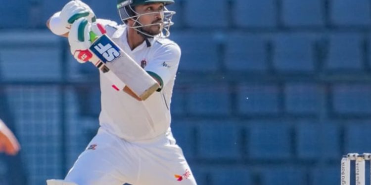 বোল্ড হয়ে ফিরলেন শান্ত, একশর আগে ৩ উইকেট হারালো বাংলাদেশ