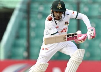 ইতিহাস গড়ায় ১ রানের অপেক্ষায় মুশফিক