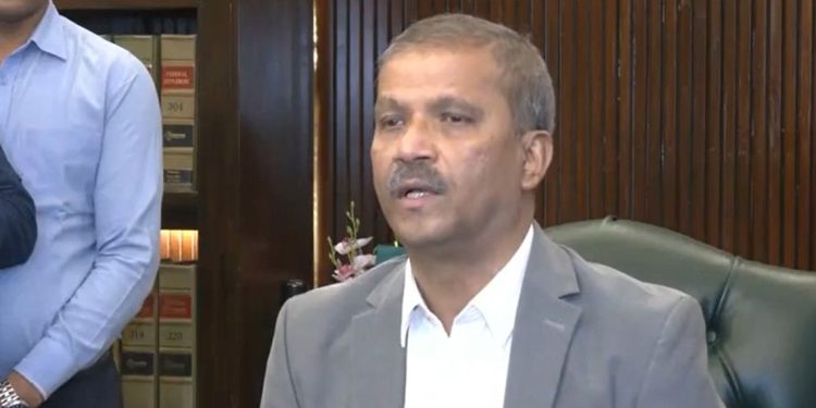 গণভোট আইন পাশ কবে, জানালেন আইন উপদেষ্টা