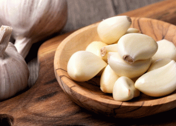কাঁচা রসুন খাওয়ার স্বাস্থ্য উপকারিতা