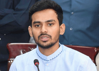 দেশকে নেতৃত্বহীন করতে হাদির ওপর হামলা : আসিফ মাহমুদ