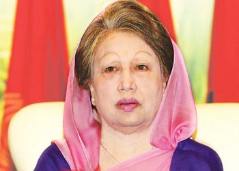 বগুড়া-৭ : খালেদা জিয়ার পক্ষে মনোনয়নপত্র সংগ্রহ