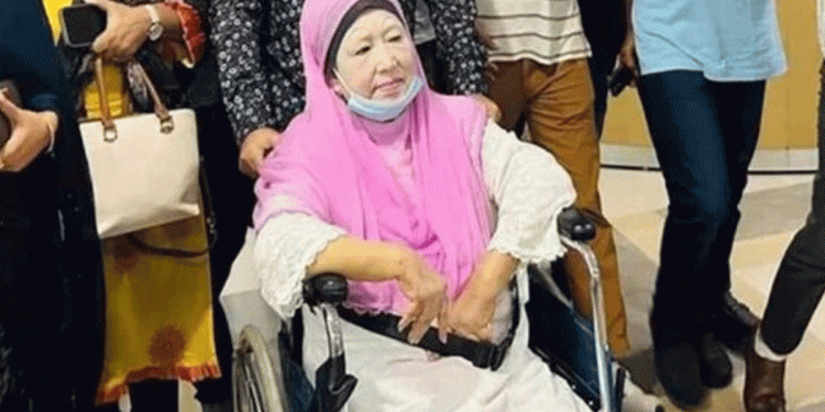 খালেদা জিয়াকে লন্ডন নেওয়া হবে কি না সিদ্ধান্ত রাতে