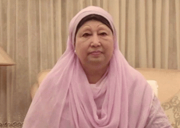 খালেদা জিয়া চিকিৎসা নিচ্ছেন, গুজবে কান না দেওয়ার অনুরোধ