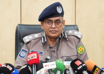 প্রথম আলো ও ডেইলি স্টারের কার্যালয়ে হামলা গ্রেপ্তার ১৭