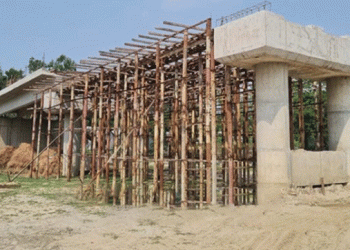 সখীপুরে প্রায় ৫ বছরেও শেষ হয়নি ব্রিজের নির্মাণ কাজ