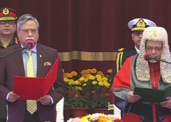 প্রধান বিচারপতি হিসেবে শপথ নিলেন জুবায়ের রহমান চৌধুরী