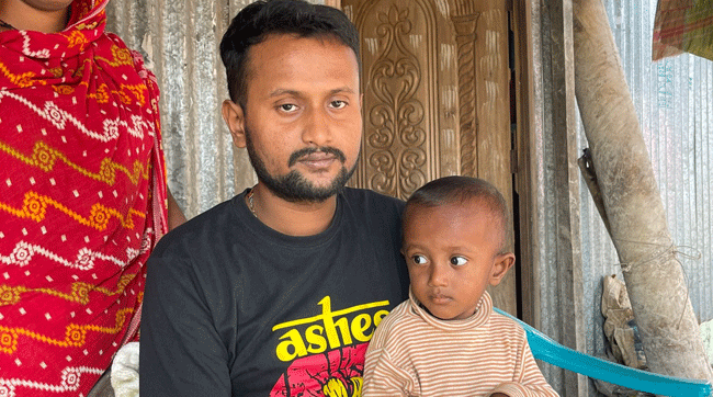 সন্তানদের মুখের দিকে তাকিয়ে বাঁচতে চাই বিজয় বাদ্যকর