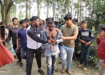 গোপালপুরে সেচ মিটার চোর আটক॥ কৃষকদের ক্ষোভ