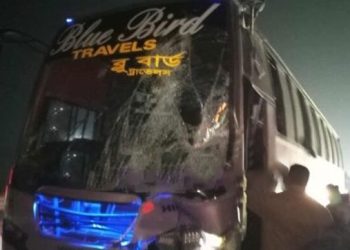 মির্জাপুরে দাঁড়িয়ে থাকা বাসে অন্য বাসের ধাক্কায় নিহত ১ জন