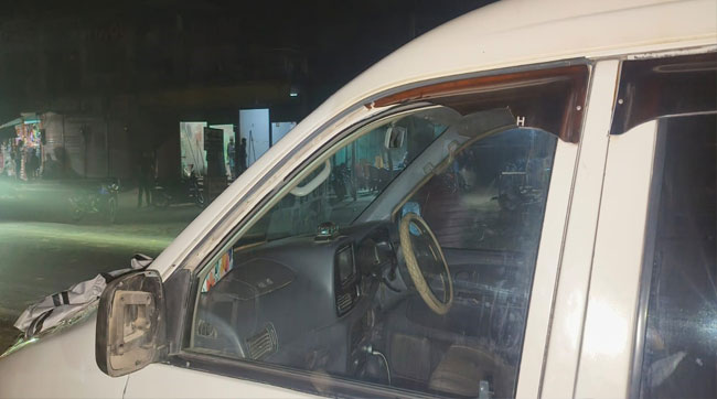 টাঙ্গাইলে স্বতন্ত্র প্রার্থী সালাউদ্দিন রাসেলের গাড়ি বহরে হামলা