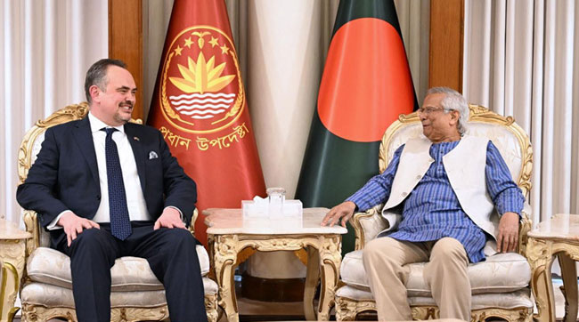 মার্কিন রাষ্ট্রদূতকে প্রধান উপদেষ্টা