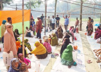 বাসাইলে মানবিক আহার কেন্দ্রের উদ্যোগে শতাধিক হত-দরিদ্র পরিবারের মাঝে ইফতার সামগ্রী বিতরণ