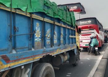 ঢাকা-টাঙ্গাইল ও যমুনা সেতু মহাসড়কে যানজট, বিপাকে ঘর মুখো যাত্রী
