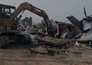 দেলদুয়ারে বিষাক্ত সীসা প্রস্তুতকারী কারখানা গুড়িয়ে দিল প্রশাসন