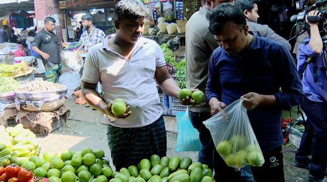 রমজানের প্রথম দিনেই নিত্যপণ্যের বাজারে আগুন, এক হালি লেবু ১৪০ টাকা