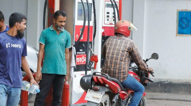 মোটরসাইকেলে ২ লিটার, ব্যক্তিগত গাড়িতে ১০ লিটার তেল নেওয়ার নির্দেশনা