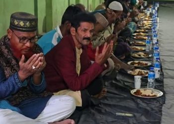 ব্যক্তি উদ্যোগে মাসব্যাপী ইফতার, খুশি ছিন্নমূল ও পথচারী