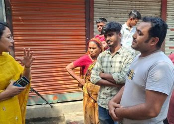 বাসাইলে অবৈধভাবে তেল মজুদ ও বেশি দামে বিক্রির দায়ে জরিমানা