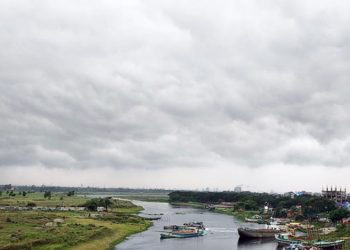 ৪ দিনে বজ্রপাতে ৪৭ মৃত্যু, নিরাপদে থাকবেন যেভাবে