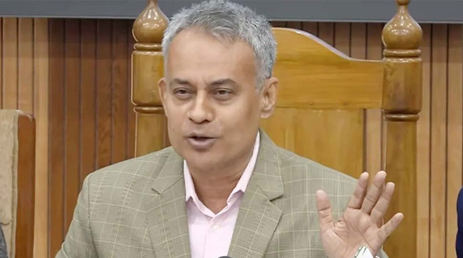 জ্বালানি তেলের দাম বাড়ায় বাসভাড়া বৃদ্ধি, না মানলে কঠোর ব্যবস্থা: সেতুমন্ত্রী