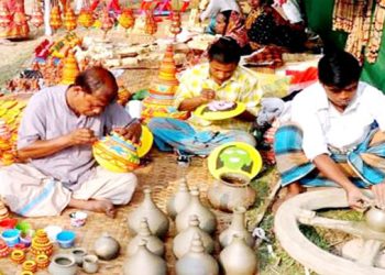 পয়লা বৈশাখ ঘিরে ব্যস্ত টাঙ্গাইলের মৃৎশিল্পীরা
