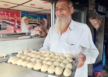 বিলপাড়ার সাদা চমচমে বদলে গেছে ভাগ্য, ৩২ বছরের ঐতিহ্যে দেশজুড়ে খ্যাতি