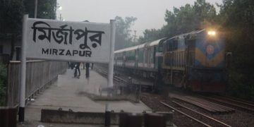 মির্জাপুরে ট্রেনে কাটা পড়ে অজ্ঞাত যুবকের মৃত্যু