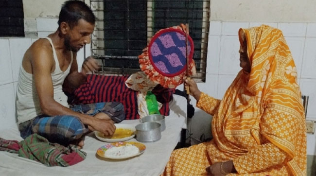 তীব্র লোডশেডিংয়ে বিপর্যস্ত হিলির জনজীবন