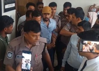 স্ত্রীকে আত্মহত্যা প্ররোচনার মামলায় অভিনেতা আলভী কারাগারে