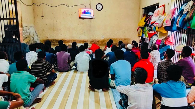 কারাগারে বিশ্বকাপ ফুটবলের আনন্দ ভাগাভাগির ব্যবস্থা করলেন টাঙ্গাইলের ডিসি