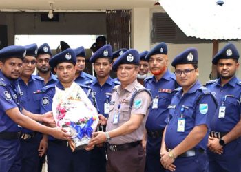 দেলদুয়ার থানা পরিদর্শনে পুলিশ সুপার শামসুল আলম সরকার