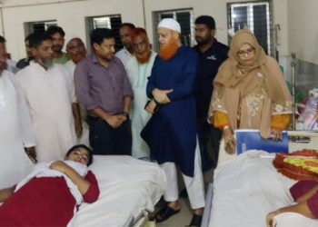 নাগরপুরে অসুস্থ শিক্ষার্থীদের খোঁজ নিতে হাসপাতালে এমপি লাভলু