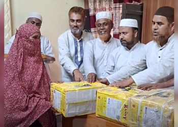মির্জাপুরে যুবক-যুবতীদের মাঝে সেলাই মেশিন বিতরণ