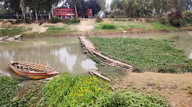 বংশাই নদে সেতু না থাকায় দুর্ভোগে সখীপুর–বাসাইলের হাজারো মানুষ