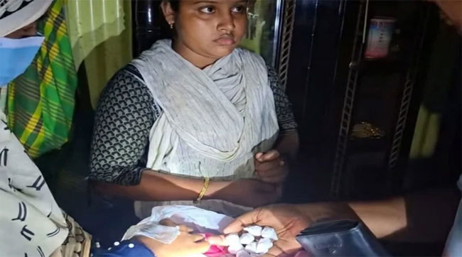 গোপালপুরে ইয়াবা ও গাঁজাসহ নারী আটক