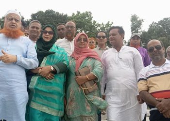 নদীভাঙনের সংবাদ পেয়ে নন্দপাড়ায় ছুটে গেলেন এমপি লাভলু